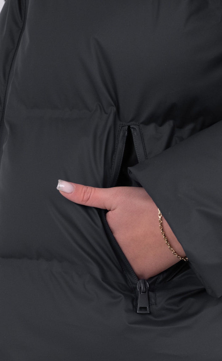 Drune | Warme Schwarze Winterjacke mit Kapuze für Damen