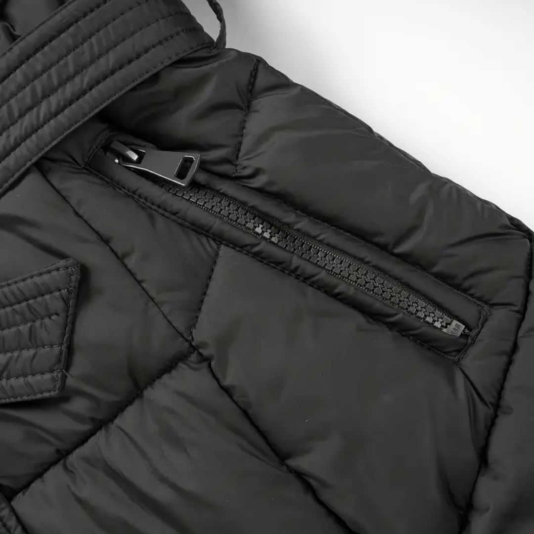 Drune | Winterjacke - stilvolle schwarze Damenjacke mit einer Kunstfellkapuze