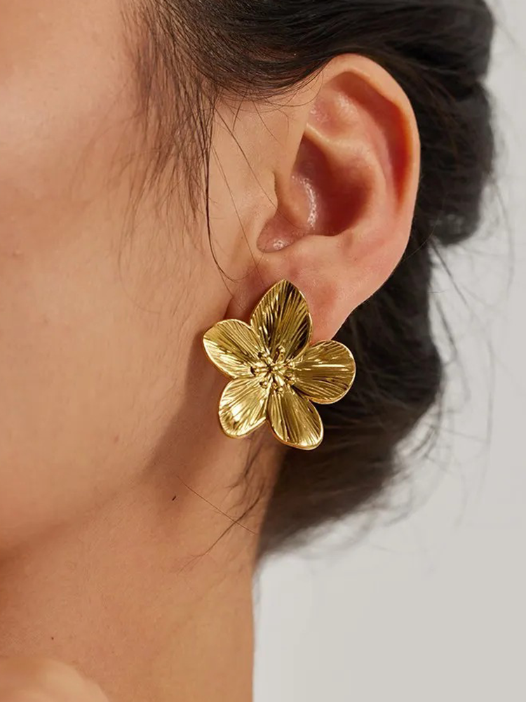 Drune | Blossom Ohrringe Gold Mit Eleganten Blütenblättern