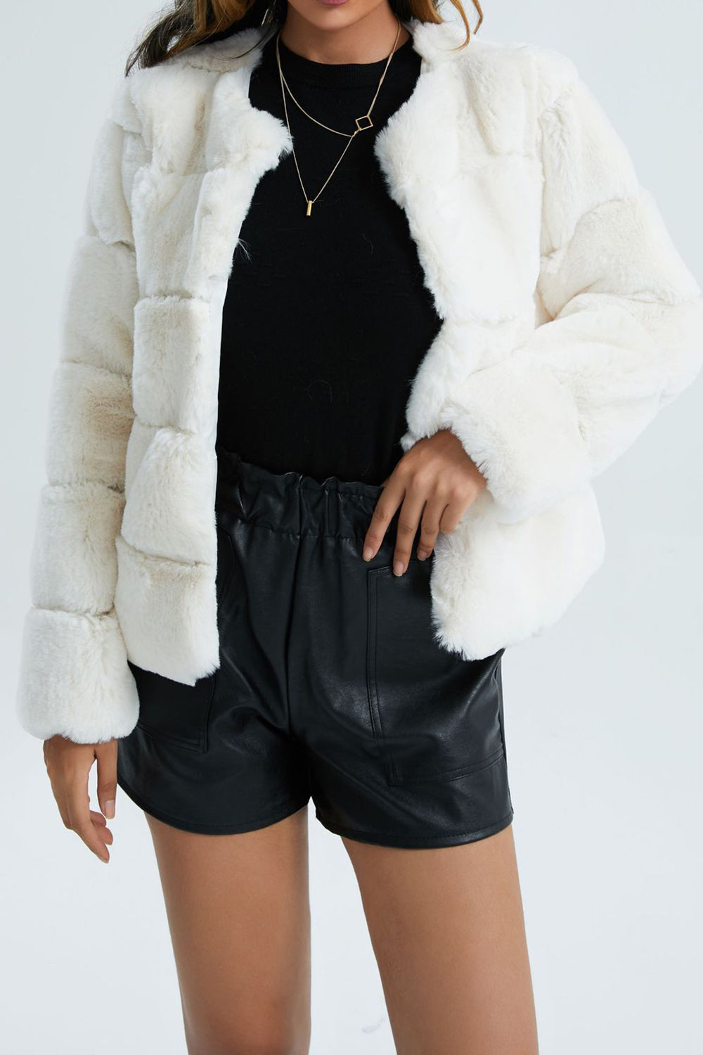 Drune | Damen Kurze Kunstpelzjacke mit Revers und Weichem Stoff