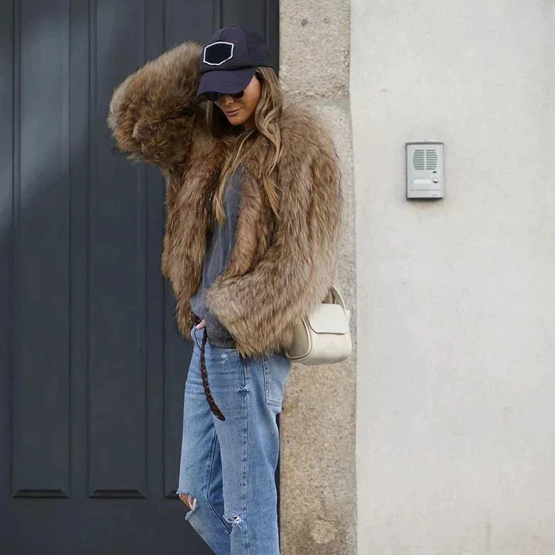 Drune | Damenmode Mantel Aus Samtigem Kunstpelz