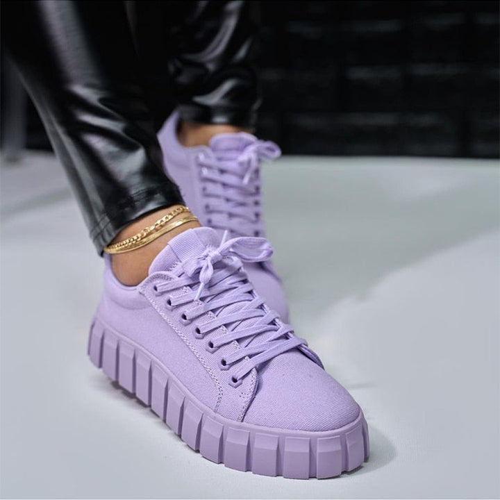 Modische orthopädische Damenschuhe mit Plateausohle
