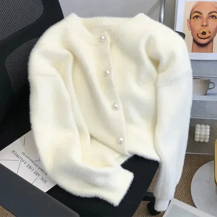 Drune | Weich gestrickte Jacke mit Perlmuttknöpfen für Damen