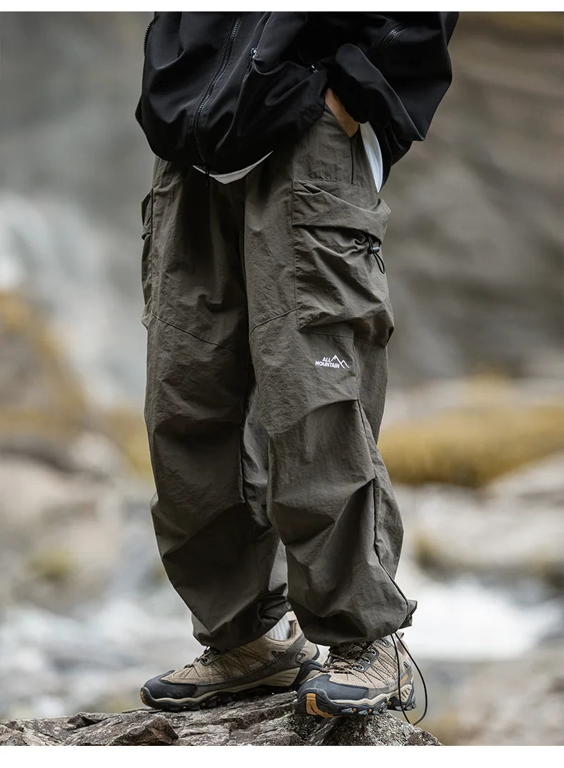Drune Herren Cargohose mit seitlichen Taschen und weiter Passform