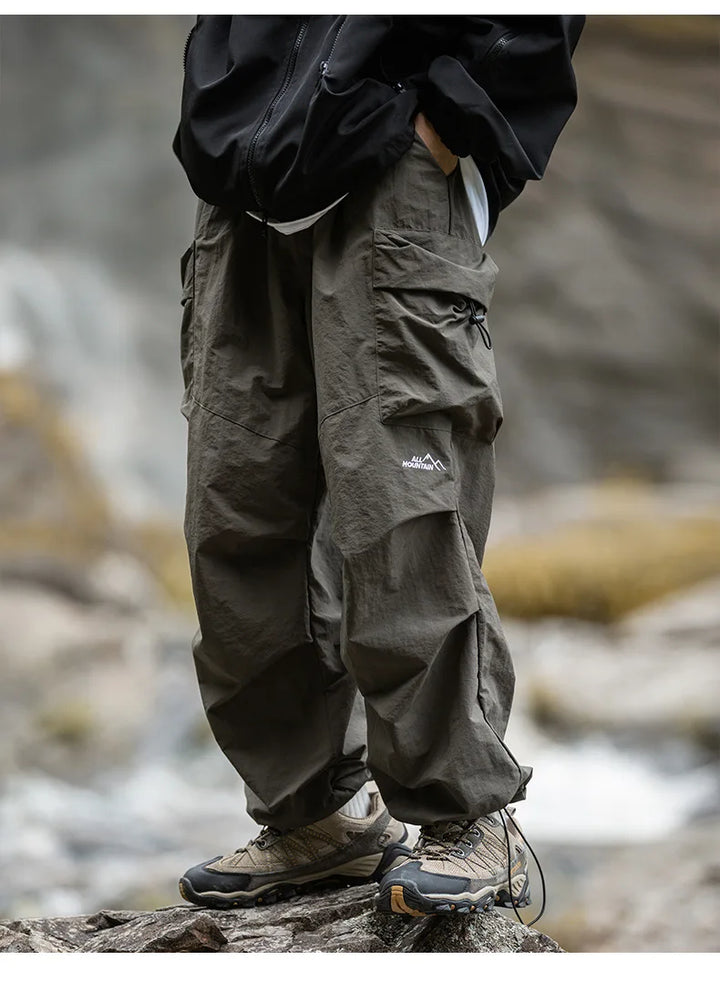 Drune Herren Cargohose mit seitlichen Taschen und weiter Passform