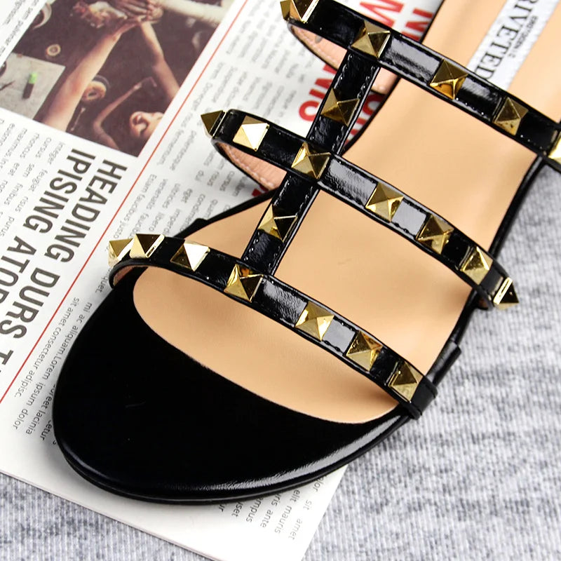 Drune | Sommer Frauen Sandalen Damen Freizeit Slipper Flache Schuhe Einfache Stil Mode Nieten Design Gehen und Shoppen Große Größen