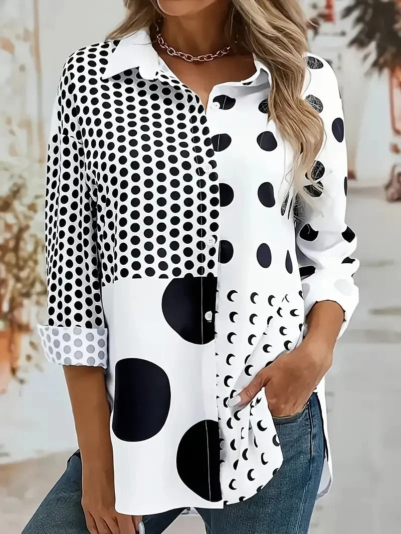 Drune | weiße Bluse mit Punkten und geometrischen Mustern