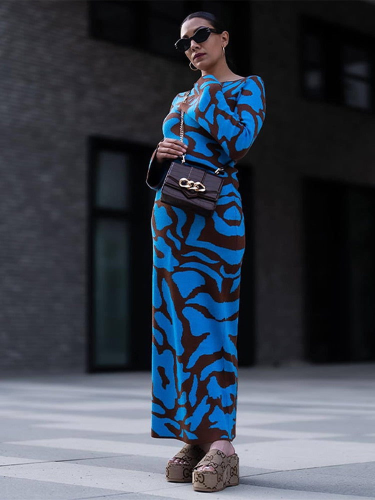 Drune | Stilvolles lang gestricktes Kleid mit langen Ärmeln