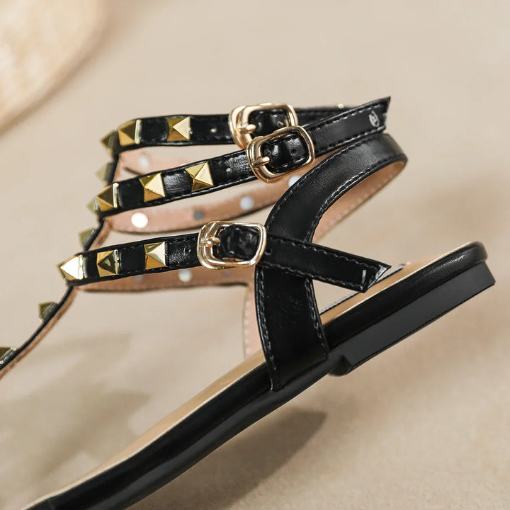 Drune | Neue Sommer Outdoor Damen Flache Sandalen Britischer Stil Damen Lässig Römische Flache Stilvolle Niet Design Arbeit und Fest