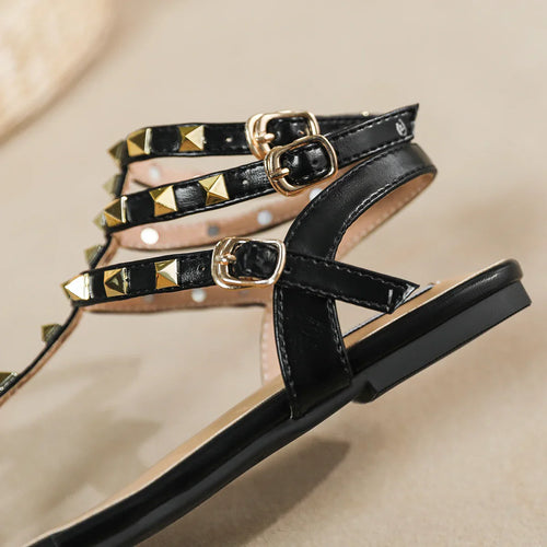 Drune | Neue Sommer Outdoor Damen Flache Sandalen Britischer Stil Damen Lässig Römische Flache Stilvolle Niet Design Arbeit und Fest