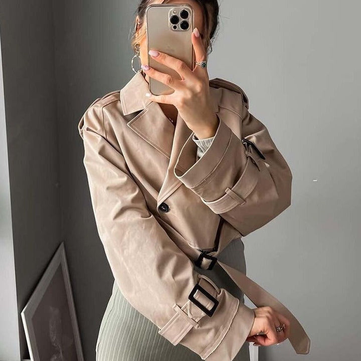 Drune | Kurzer trendiger Trenchcoat beige