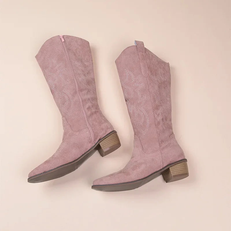 Drune | Cowboy-Stiefel – Wildleder-Textur – Bestickter Western-Stil – Halb Hoch – Niedriger Absatz