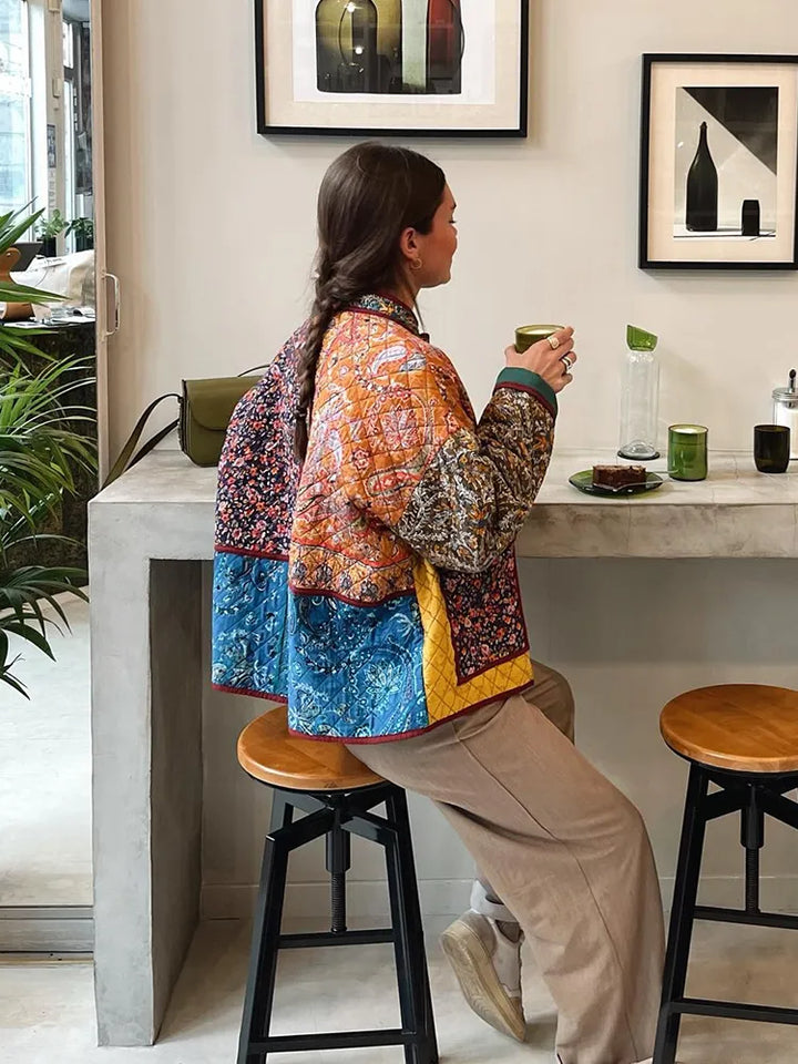 Drune | Blumengemusterte Wendeblouson Wärme und Stil in Einem Boho-design