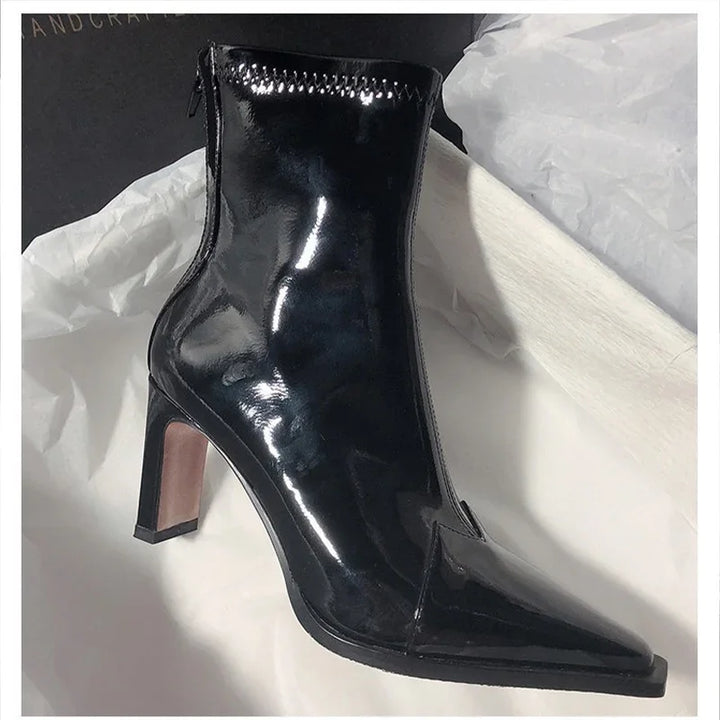 Drune | Kniehohe Stiefel mit Blockabsatz, Stilvoll und Trendy