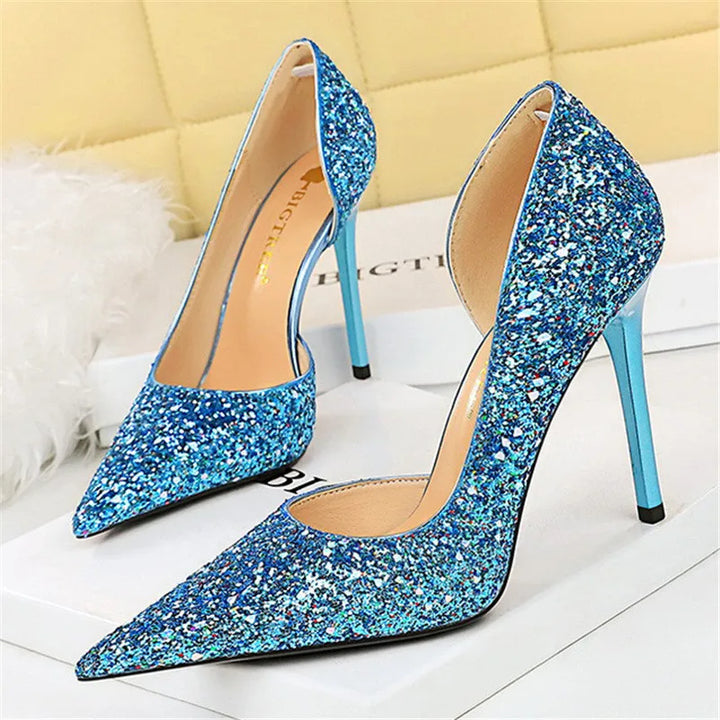 Drune | Glitzernder, Spitzer Stiletto Absatz