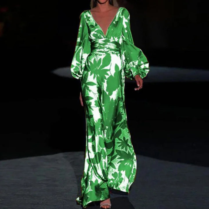 Modisches Kleid mit V-Ausschnitt