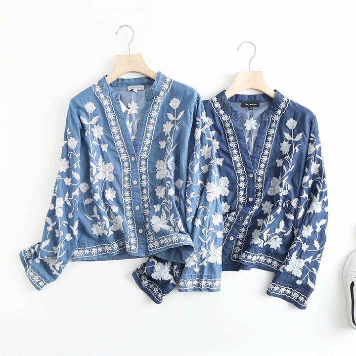 Drune | Bestickte Blumenbluse mit Knopfleiste