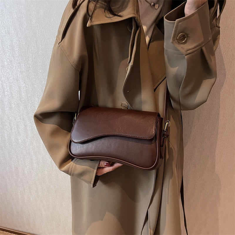 Drune | Vintage Leder Crossbody-Taschen Kleine Umhängetasche Stilvolle Armpit Handtaschen und Geldbörsen
