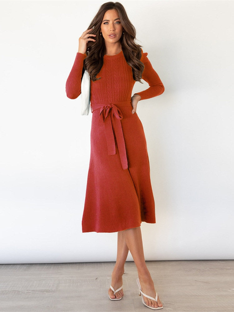 Drune | Elegantes Gestricktes Midi Kleid Mit Gürtel Für Damen