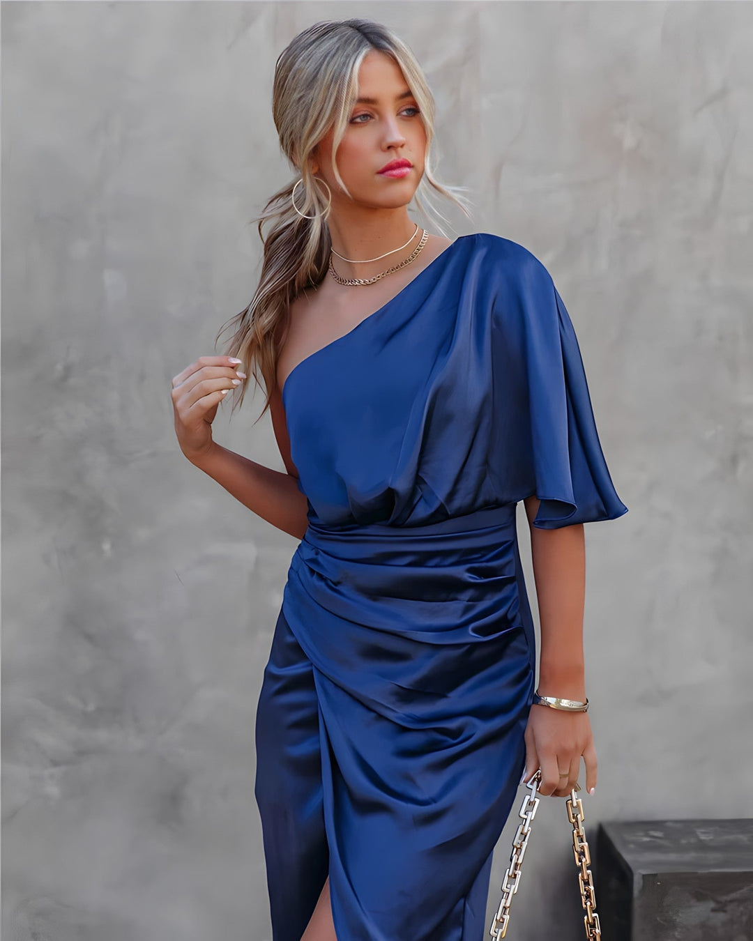 Drune Party Dress | Elegantes Abendkleid mit einer Schulterpartie
