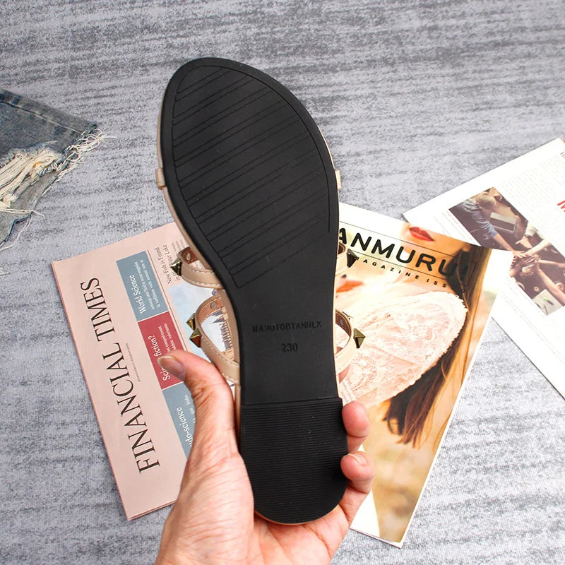 Drune | Sommer Frauen Sandalen Damen Freizeit Slipper Flache Schuhe Einfache Stil Mode Nieten Design Gehen und Shoppen Große Größen