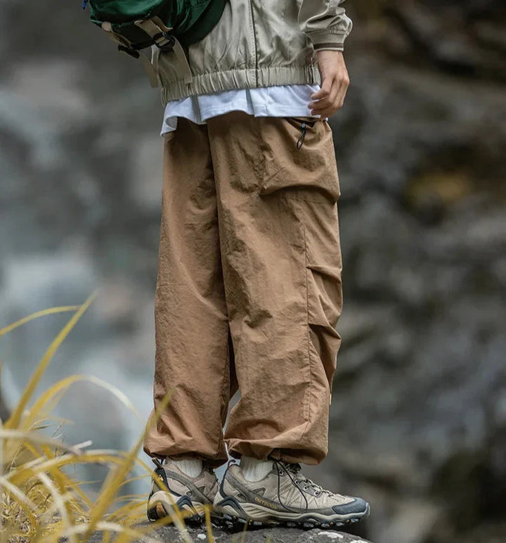 Drune Herren Cargohose mit seitlichen Taschen und weiter Passform