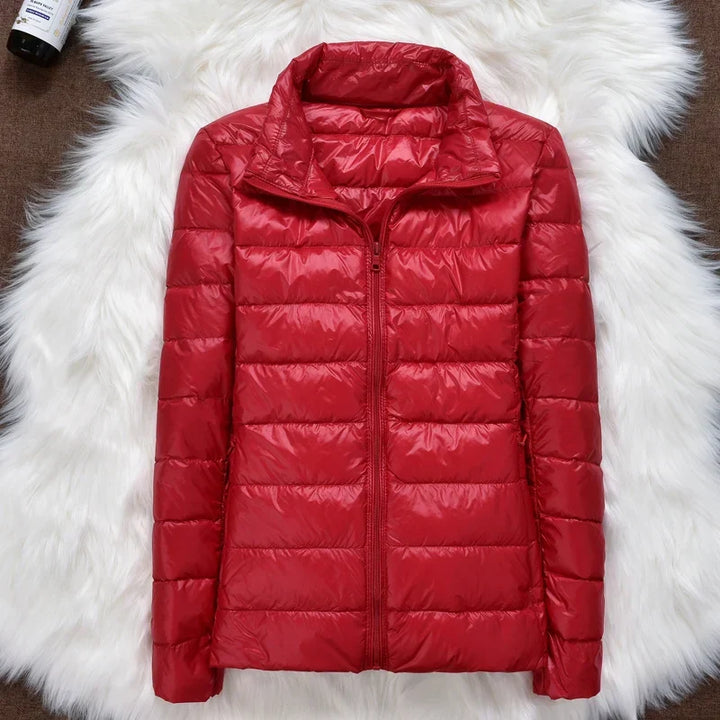 Drune | Ultraleichte Damen Daunenjacke mit Kapuze