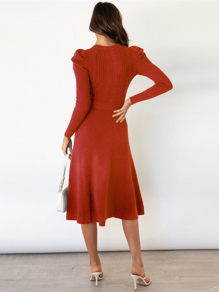 Drune - Gestricktes Midikleid mit Rundhalsausschnitt
