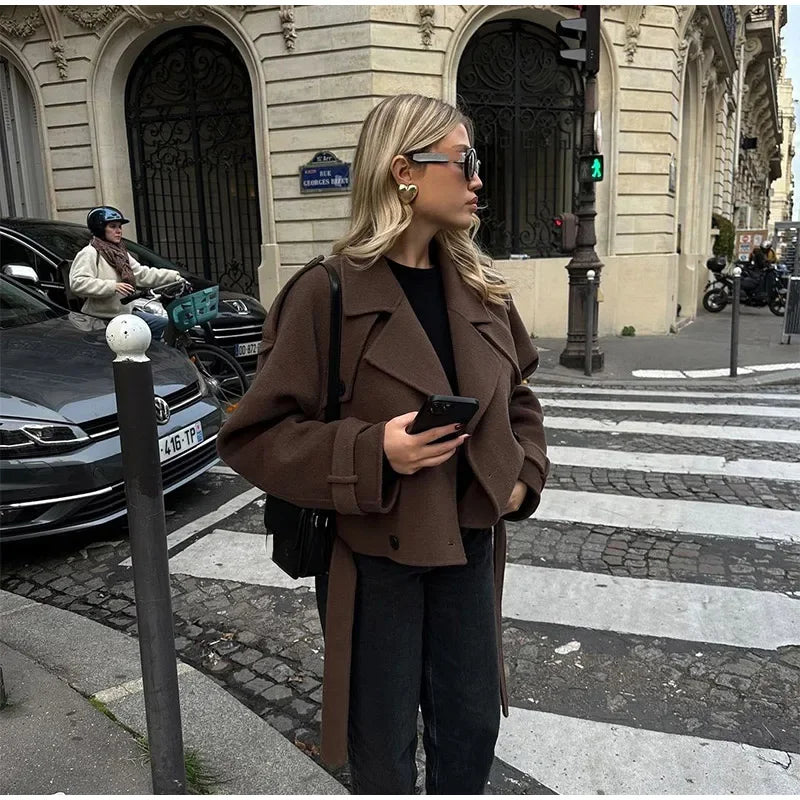 Drune | Wolliger Mid-Length/Kurzer Trenchcoat