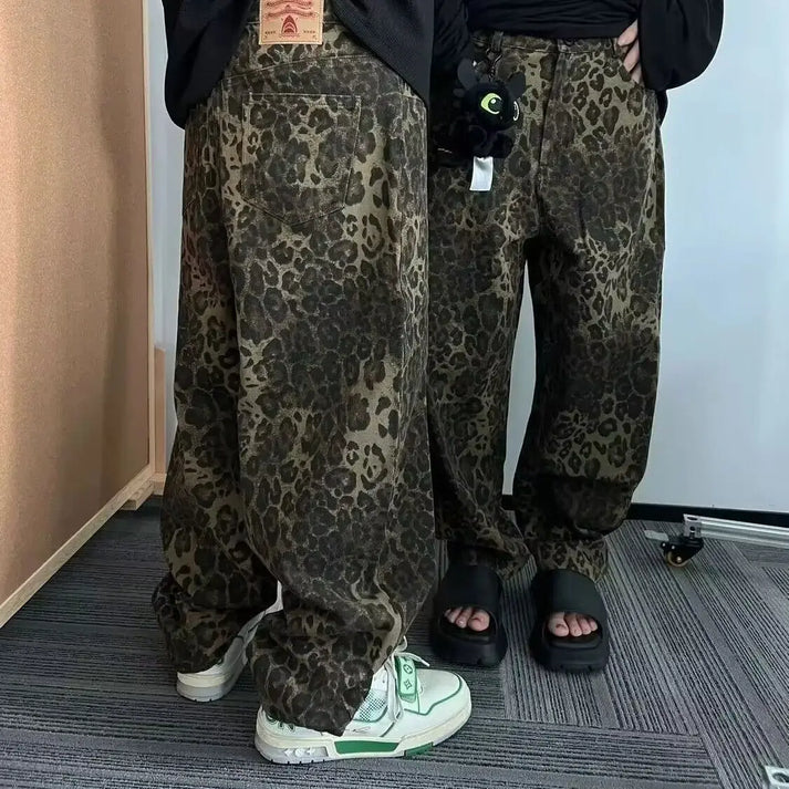 Drune | Virale Jeans mit Leopardenmuster