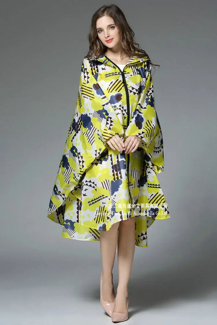 Drune | Poncho mit geometrischem grafischen Druck
