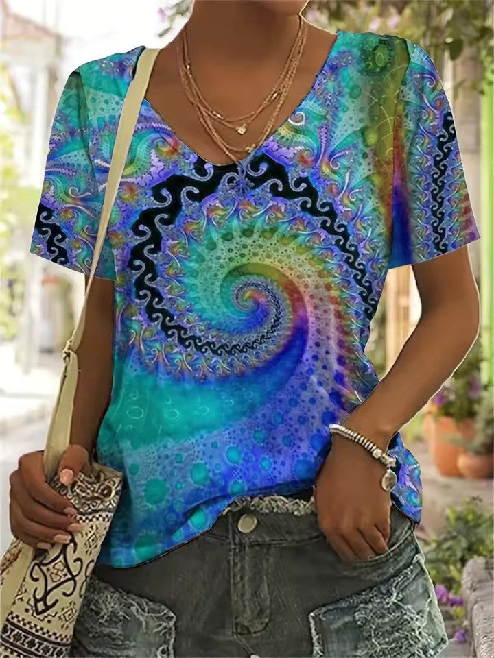 Drune | Lebhaftes Retro-T-Shirt mit V-Ausschnitt für Damen
