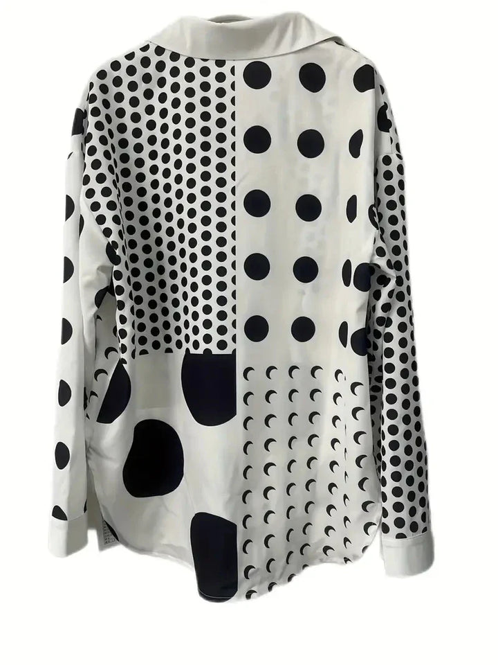 Drune | weiße Bluse mit Punkten und geometrischen Mustern