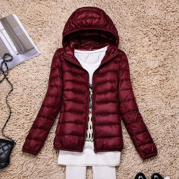 Drune | Ultraleichte Damen Daunenjacke mit Kapuze