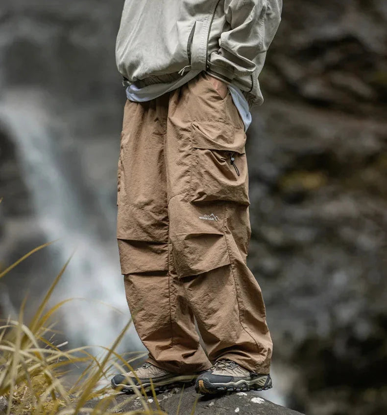 Drune Herren Cargohose mit seitlichen Taschen und weiter Passform