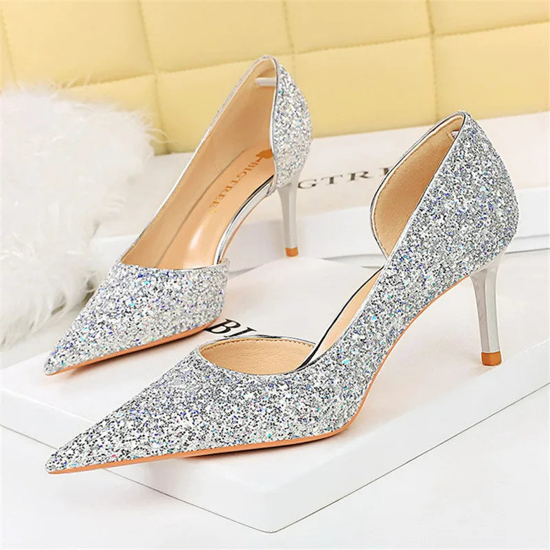 Drune | Glitzernder, Spitzer Stiletto Absatz