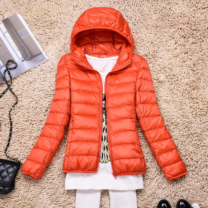 Drune | Ultraleichte Damen Daunenjacke mit Kapuze