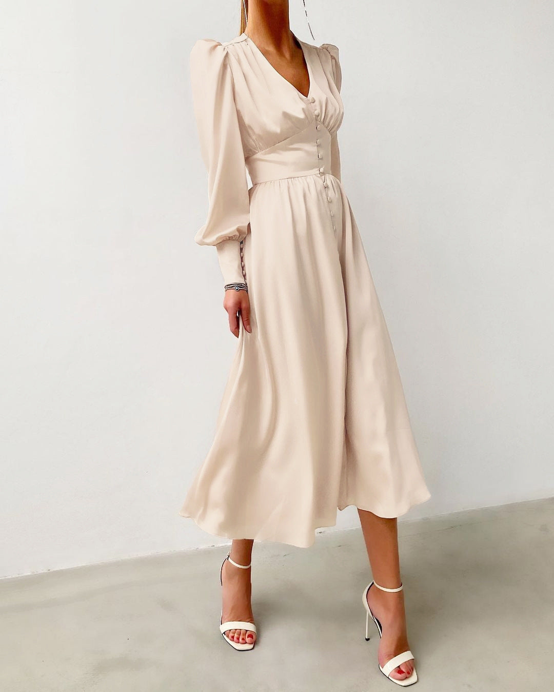 Drune | Elegante Satinkleider für Frühling und Sommer