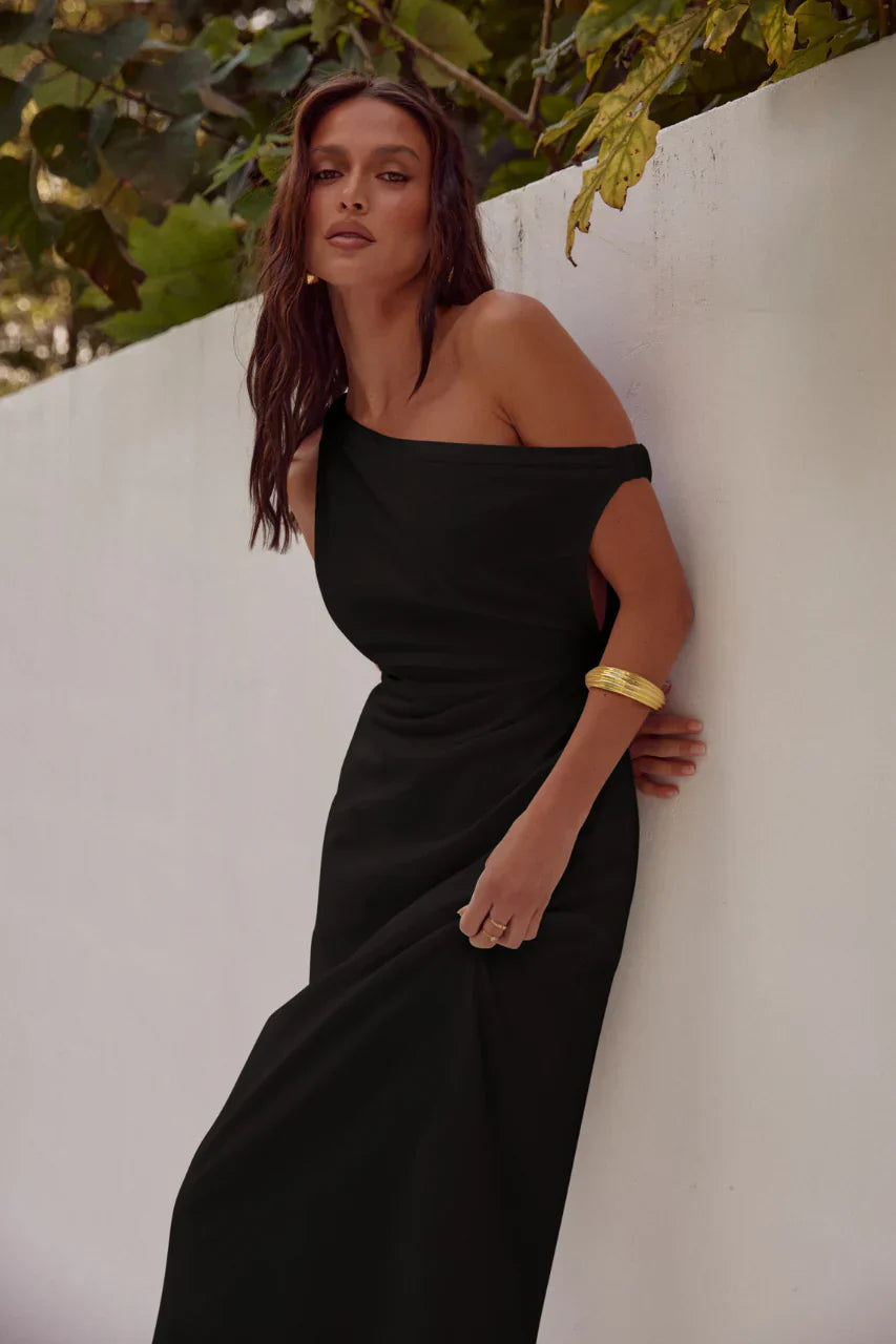 Leinenkleid mit schräger Schulter