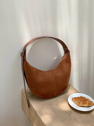 Drune | Halbmond Tasche Aus Wildleder