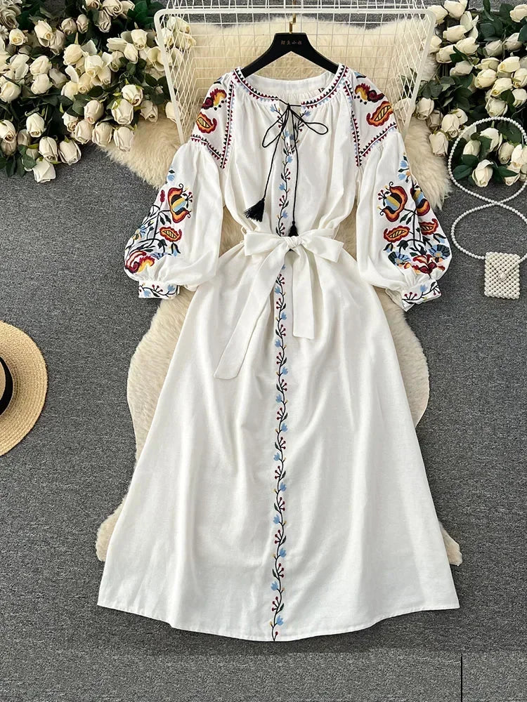 Drune | Bestickte Maxikleid aus Leinen mit Laternenärmeln Virjelyn