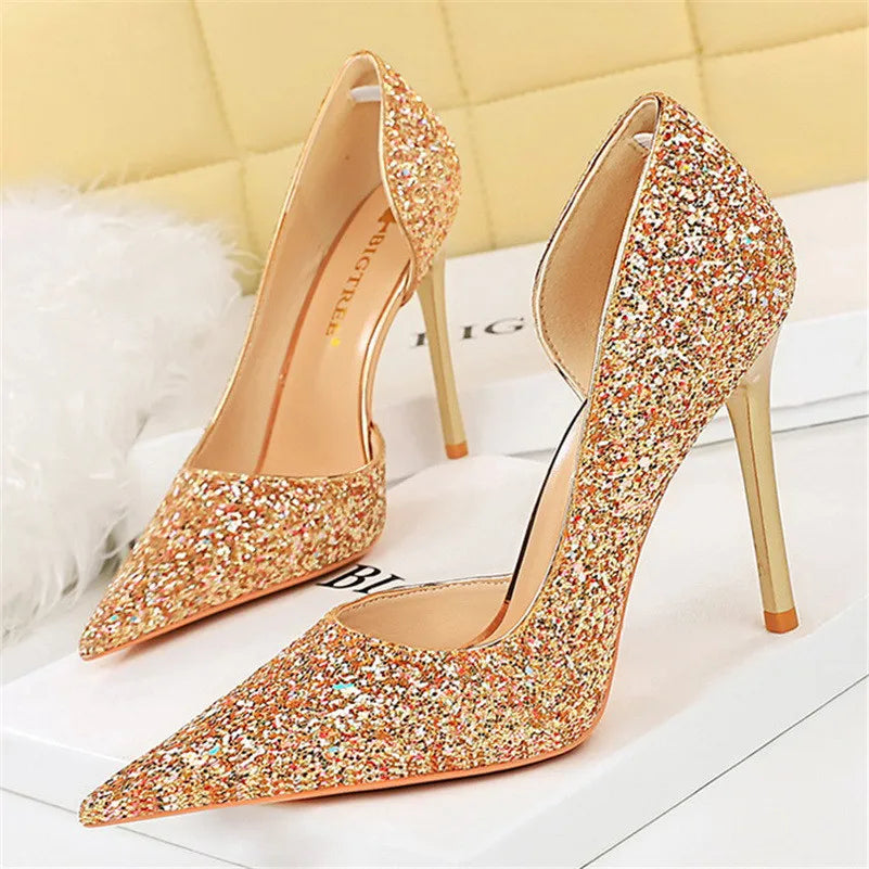 Drune | Glitzernder, Spitzer Stiletto Absatz