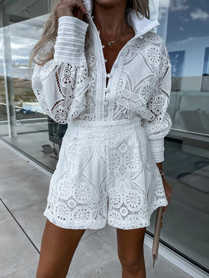 Drune | Lochspitzenbluse und Shorts-Set