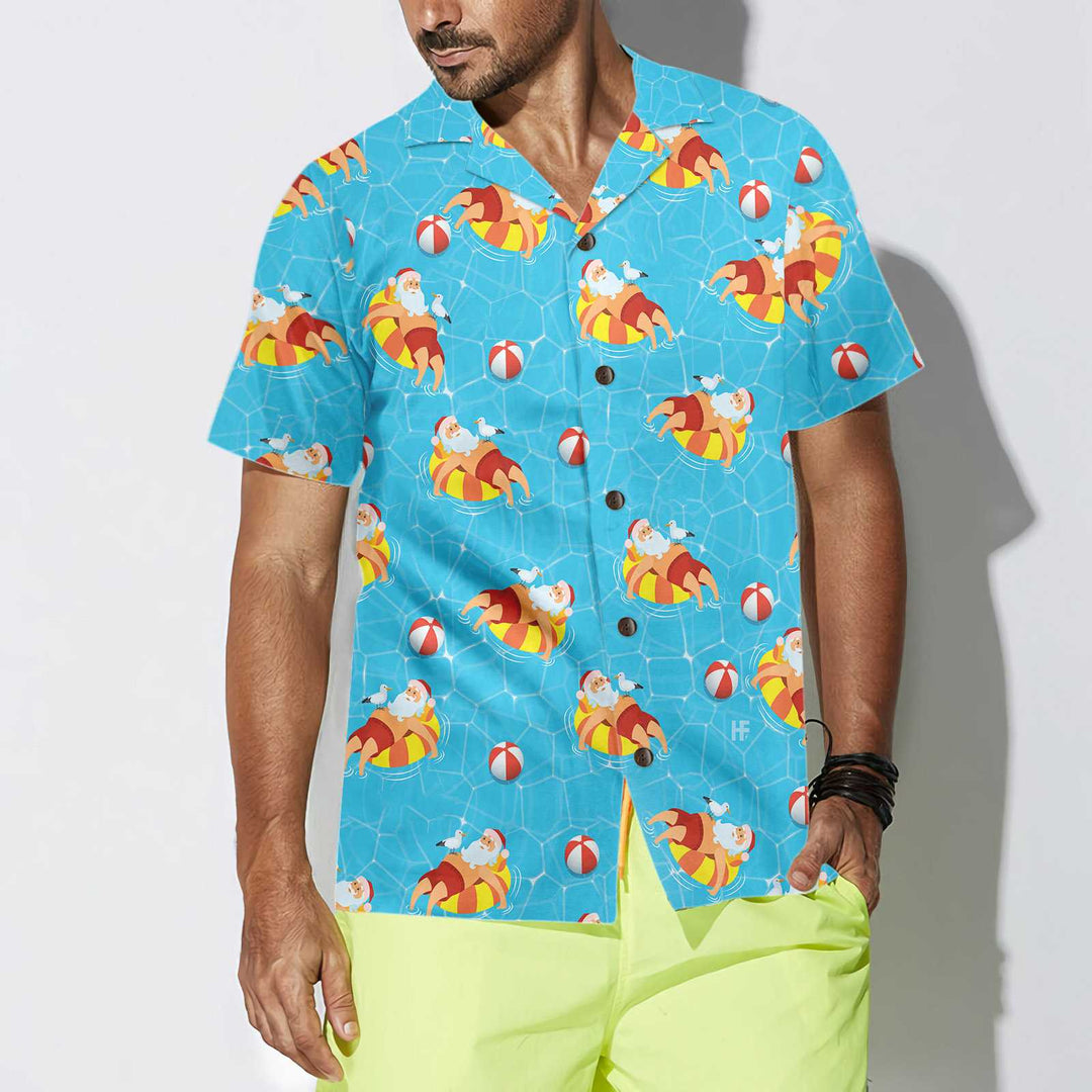 Drune | Santa Claus Im Schwimmbad Muster Hawaiian Shirt, Lustiges Santa Claus Shirt, Geschenk Für Weihnachten