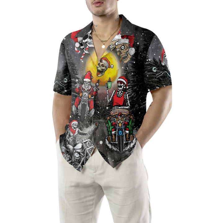 Drune | Santa Skeleton Fröhliche Weihnachten Hawaiian Shirt, Lustiges Motorrad Schädel Biker Weihnachts Shirt, Geschenk zu Weihnachten