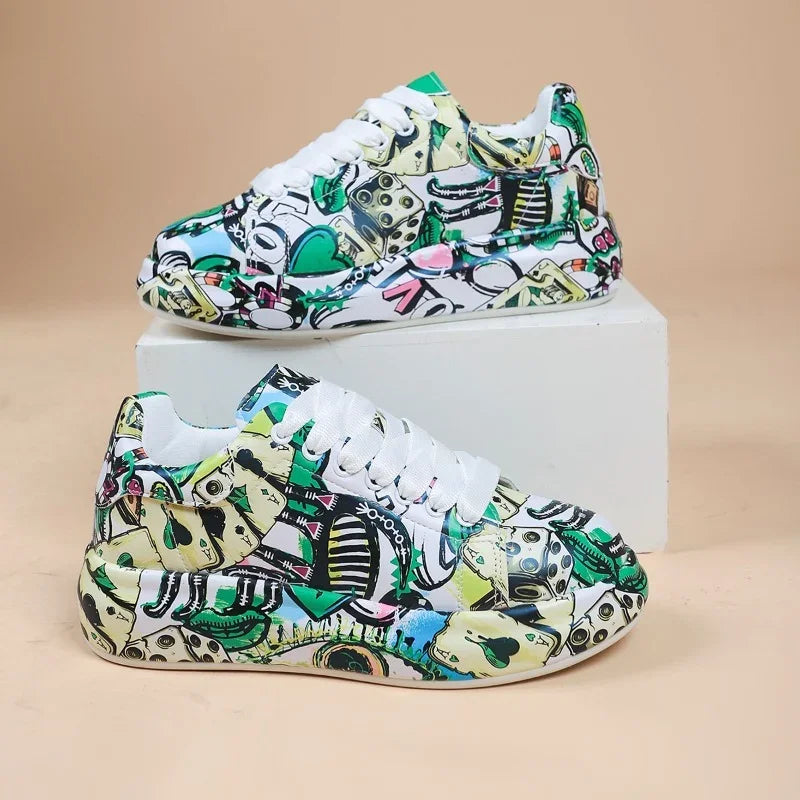 Drune | Lebendige Sportschuhe Im Graffiti-Stil