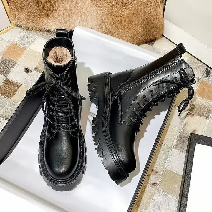 Drune | Wasserdichte Schnürstiefel mit Fellfutter
