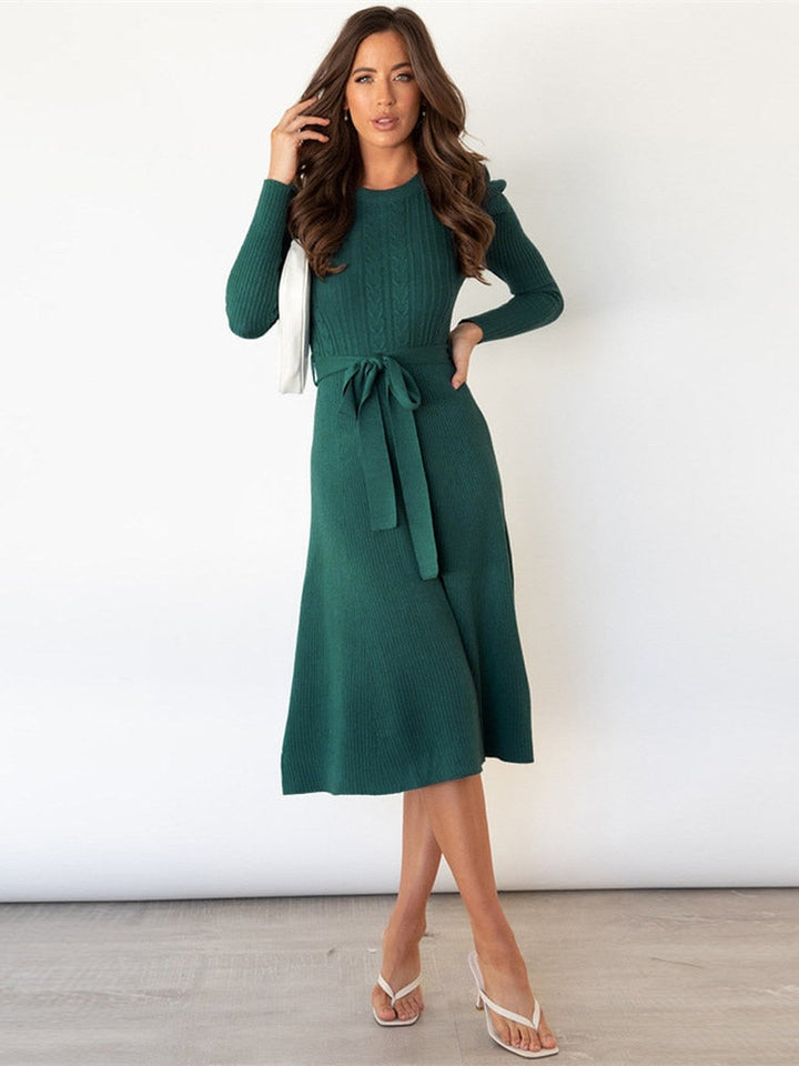 Drune | Elegantes Gestricktes Midi Kleid Mit Gürtel Für Damen