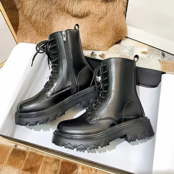 Drune | Wasserdichte Schnürstiefel mit Fellfutter