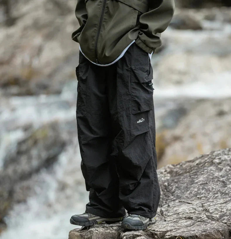 Drune Herren Cargohose mit seitlichen Taschen und weiter Passform
